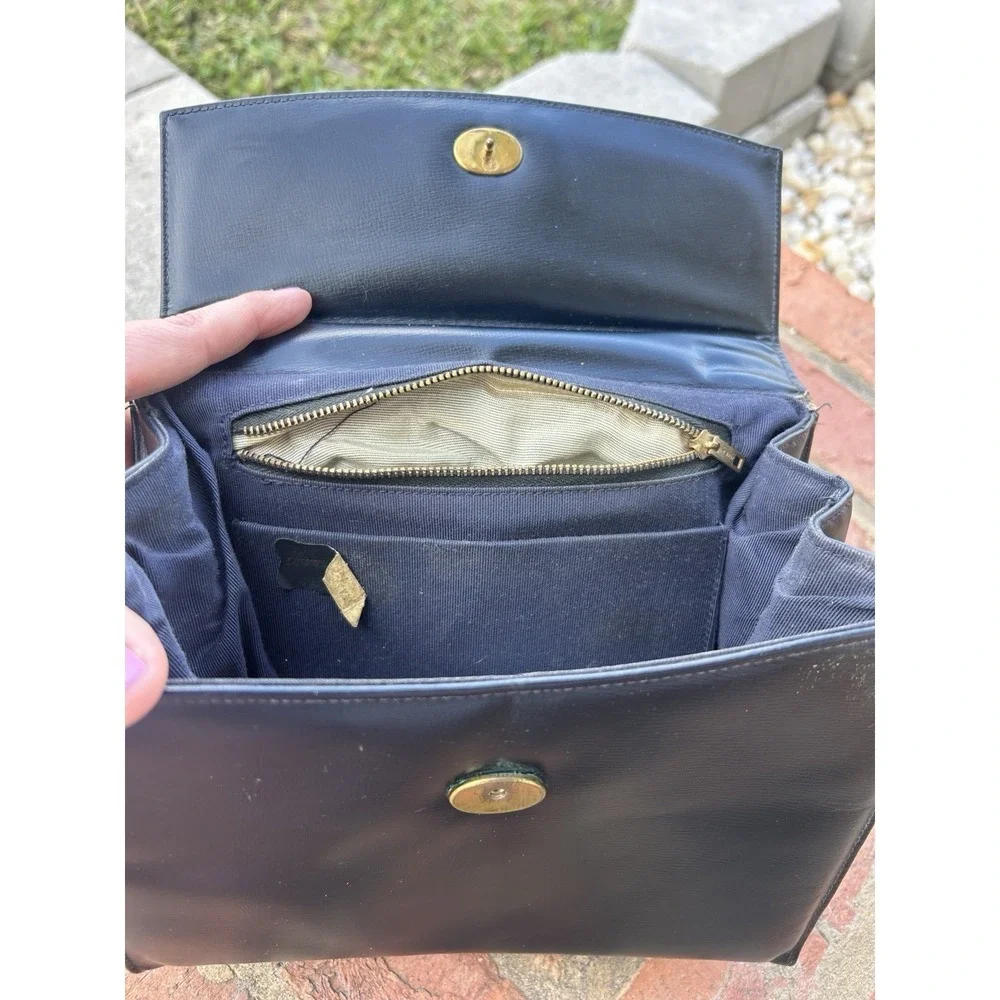 Mystery Vintage leather Bag. See‎ description. Scaasi?